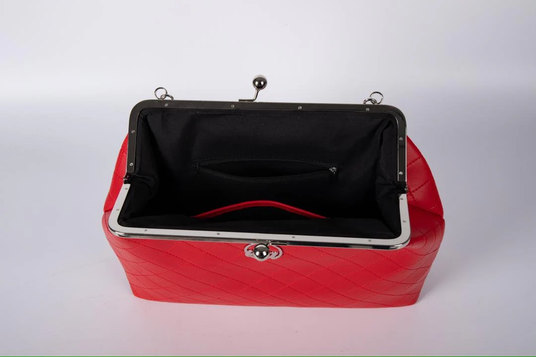 ERA Oversized Kisslock Chain Bag – Red - Image 3