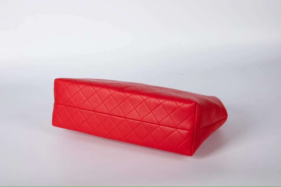 ERA Oversized Kisslock Chain Bag – Red - Image 5